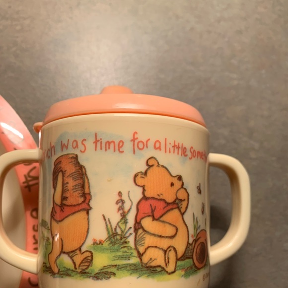 Classic Winnie the Pooh plastic plate, bowl and sippy cup - Picture 8 of 16